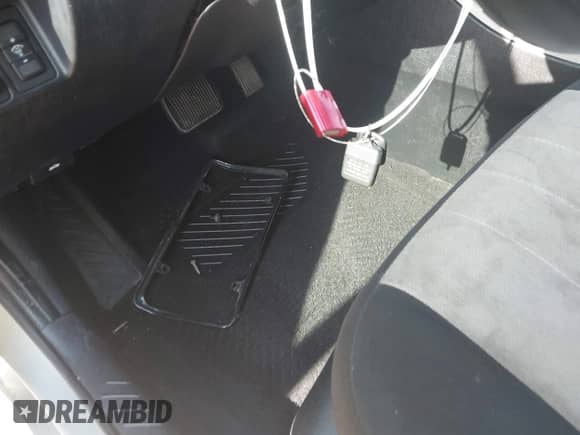 2005 Mercury Mariner Luxury with VIN 4M2CU56115DJ08104, listed as a IAAI auction lot 42703122 with 160,829 mi miles and . Bid and sale history available at DreamBid. Image 11.