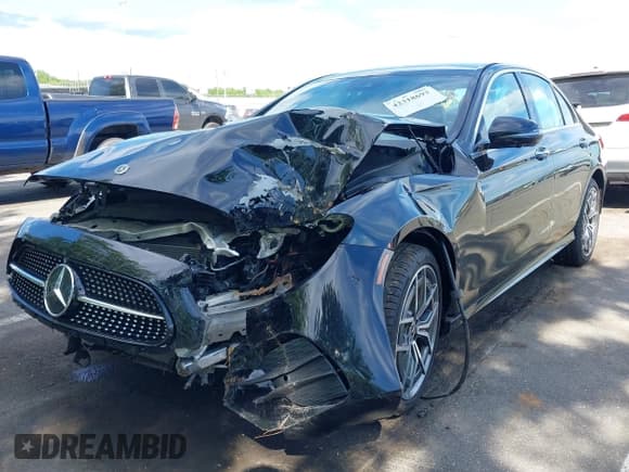 ✅ 2021 Mercedes-Benz E 350 • VIN: W1KZF8EB3MA944847 • Лот: 42318693. Опубликован ранее на IAAI с пробегом 31 195 миль. Бесплатный доступ к архиву аукционных продаж из США и подробный отчёт об истории автомобиля на DreamBid. Изображение 2.