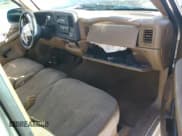 ✅ 1999 Chevrolet Silverado 1500 • VIN: 1GCEC14W2XZ119496 • Лот: 83118934. Опубликован ранее на Copart с пробегом Не указан. Бесплатный доступ к архиву аукционных продаж из США и подробный отчёт об истории автомобиля на DreamBid. Изображение 8.