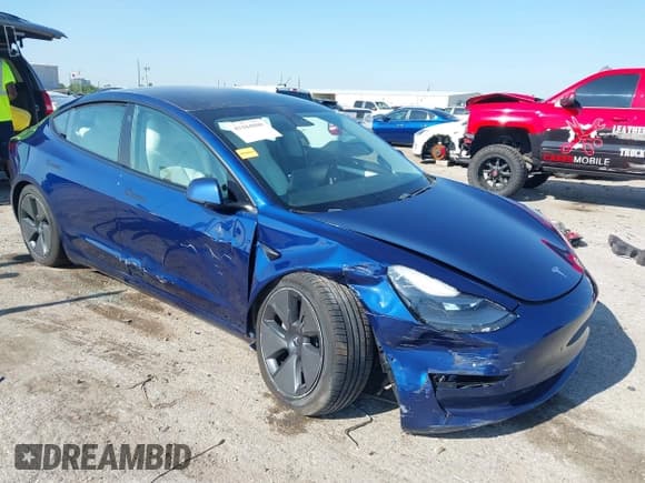 ✅ 2021 Tesla Model 3 Long Range • VIN: 5YJ3E1EB8MF010202 • Lot: 43184800. Wystawiony na IAAI z przebiegiem 72 106 mil. Bezpłatny archiwum sprzedaży aukcyjnych z USA i szczegółowy raport historii pojazdu na DreamBid. Zdjęcie 1.