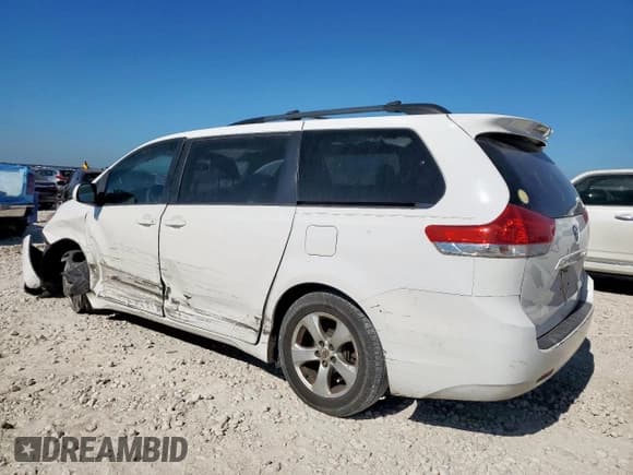✅ 2012 Toyota Sienna LE • VIN: 5TDKK3DC1CS221360 • Lot: 91838065. Wystawiony na Copart z przebiegiem 371 474 mil. Bezpłatny archiwum sprzedaży aukcyjnych z USA i szczegółowy raport historii pojazdu na DreamBid. Zdjęcie 2.