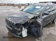 ✅ 2019 Jeep Cherokee Latitude Plus • VIN: 1C4PJLLX1KD241874 • Lot: 41313447. Wystawiony na IAAI z przebiegiem 108 649 mil. Bezpłatny archiwum sprzedaży aukcyjnych z USA i szczegółowy raport historii pojazdu na DreamBid. Zdjęcie 6.