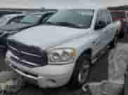 2007 Dodge 1500 SLT z VIN 1D7HA18217S256910, wystawiony jako Copart lot #74396354 z przebiegiem 145 475 mil mil oraz Szkoda całkowita • Salvage title. Historia ofert i sprzedaży dostępna na DreamBid. Obrazek 1.