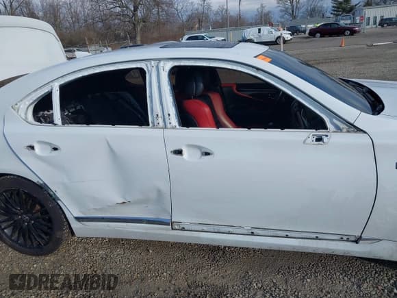 ✅ 2015 Lexus LS 460 • VIN: JTHCL5EF2F5024454 • Лот: 41672998. Опубликован ранее на IAAI с пробегом 125 210 миль. Бесплатный доступ к архиву аукционных продаж из США и подробный отчёт об истории автомобиля на DreamBid. Изображение 6.