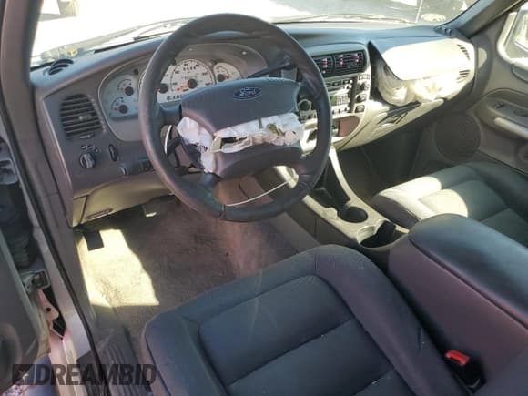 ✅ 2001 Ford Explorer Sport • VIN: 1FMYU70E61UC86910 • Lot: 71248374. Listed on Copart with 163,973 mi. Free auction sales archive from the USA and detailed vehicle history report at DreamBid. Image 8.