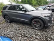 ✅ 2025 Ford Explorer ST-Line • VIN: 1FMUK8KH4SGB40054 • Lot: 71511465. Wystawiony na Copart z przebiegiem 3 701 mil. Bezpłatny archiwum sprzedaży aukcyjnych z USA i szczegółowy raport historii pojazdu na DreamBid. Zdjęcie 4.