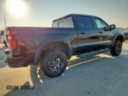 ✅ 2022 Chevrolet Silverado 1500 LT Trail Boss • VIN: 3GCUDFET4NG551059 • Lot: 80306995. Wystawiony na Copart z przebiegiem 67 456 mil. Bezpłatny archiwum sprzedaży aukcyjnych z USA i szczegółowy raport historii pojazdu na DreamBid. Zdjęcie 3.