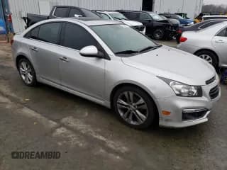 ✅ 2015 Chevrolet Cruze LTZ • VIN: 1G1PG5SB1F7228586 • Lot: 42331813. Wystawiony na Copart z przebiegiem 142 597 mil. Bezpłatny archiwum sprzedaży aukcyjnych z USA i szczegółowy raport historii pojazdu na DreamBid. Zdjęcie 4.