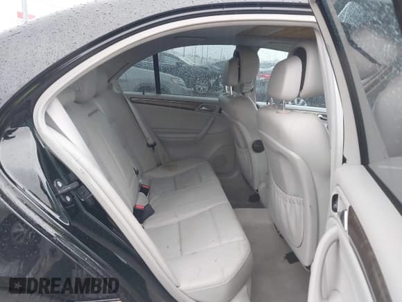 ✅ 2007 Mercedes-Benz C 230 Sport • VIN: WDBRF52H47E023492 • Lot: 41561085. Wystawiony na IAAI z przebiegiem 154 707 mil. Bezpłatny archiwum sprzedaży aukcyjnych z USA i szczegółowy raport historii pojazdu na DreamBid. Zdjęcie 8.