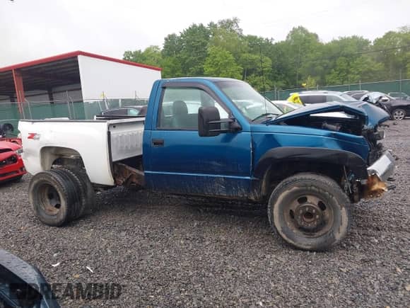 2000 Chevrolet Silverado 3500 с VIN 1GCHK34R4YR197737, выставлен на аукционе IAAI как лот 42268299 с пробегом 165 485 миль миль и . История ставок и продаж доступна на DreamBid. Изображение 14.