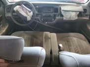 ✅ 1997 Mercury Grand Marquis GS • VIN: 2MELM74W9VX719036 • Lot: 67668384. Wystawiony na Copart z przebiegiem 159 882 mil. Bezpłatny archiwum sprzedaży aukcyjnych z USA i szczegółowy raport historii pojazdu na DreamBid. Zdjęcie 8.