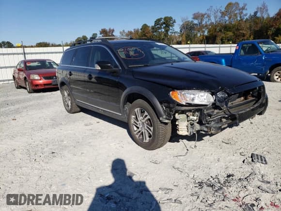 ✅ 2015 Volvo XC70 • VIN: YV440MBM9F1231018 • Lot: 74671983. Listed on Copart with 90,120 mi. Free auction sales archive from the USA and detailed vehicle history report at DreamBid. Image 4.