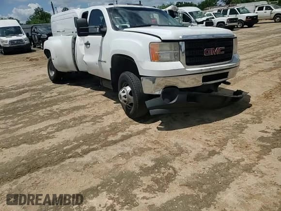 ✅ 2012 GMC Sierra 1500 • VIN: 1GT512C86CZ300044 • Lot: 57880595. Listed on Copart with 545,837 mi. Free auction sales archive from the USA and detailed vehicle history report at DreamBid. Image 13.
