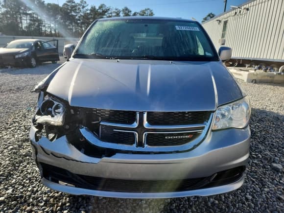 ✅ 2015 Dodge Grand Caravan SXT • VIN: 2C4RDGCG5FR744740 • Lot: 92726695. Listed on Copart with 146,004 mi. Free auction sales archive from the USA and detailed vehicle history report at DreamBid. Image 5.