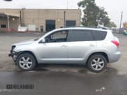 ✅ 2006 Toyota RAV4 Limited • VIN: JTMBK31V265004402 • Lot: 43783688. Wystawiony na IAAI z przebiegiem 218 113 mil. Bezpłatny archiwum sprzedaży aukcyjnych z USA i szczegółowy raport historii pojazdu na DreamBid. Zdjęcie 15.