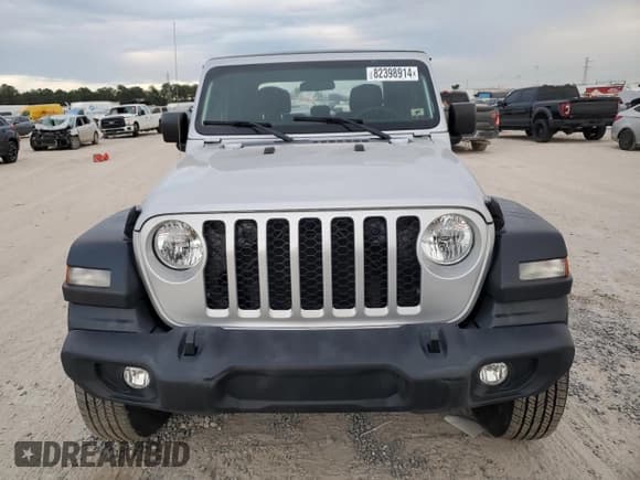 ✅ 2022 Jeep Gladiator Sport • VIN: 1C6HJTAG1NL110162 • Лот: 82398914. Опубликован ранее на Copart с пробегом Не указан. Бесплатный доступ к архиву аукционных продаж из США и подробный отчёт об истории автомобиля на DreamBid. Изображение 5.