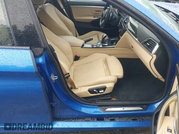 ✅ 2018 BMW 4 Series 430i xDrive • VIN: WBA4J3C56JBG95730 • Lot: 42871370. Wystawiony na IAAI z przebiegiem 70 614 mil. Bezpłatny archiwum sprzedaży aukcyjnych z USA i szczegółowy raport historii pojazdu na DreamBid. Zdjęcie 5.