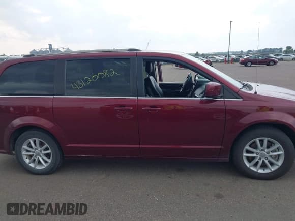 ✅ 2019 Dodge Grand Caravan SXT • VIN: 2C4RDGCG8KR656162 • Lot: 43120082. Wystawiony na IAAI z przebiegiem 40 050 mil. Bezpłatny archiwum sprzedaży aukcyjnych z USA i szczegółowy raport historii pojazdu na DreamBid. Zdjęcie 13.
