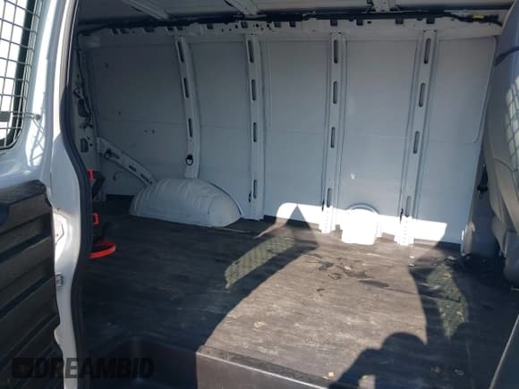 ✅ 2020 Chevrolet Express Cargo • VIN: 1GCWGAFG4L1136579 • Lot: 42368930. Wystawiony na IAAI z przebiegiem 148 792 mil. Bezpłatny archiwum sprzedaży aukcyjnych z USA i szczegółowy raport historii pojazdu na DreamBid. Zdjęcie 8.