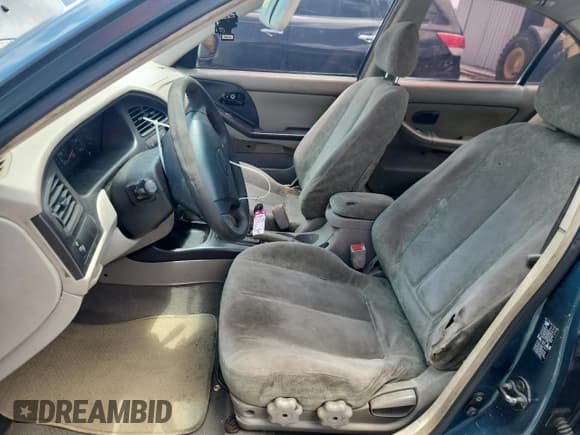 ✅ 2001 Hyundai Elantra GLS • VIN: KMHDN45D61U132398 • Lot: 61164165. Wystawiony na Copart z przebiegiem 162 729 mil. Bezpłatny archiwum sprzedaży aukcyjnych z USA i szczegółowy raport historii pojazdu na DreamBid. Zdjęcie 7.