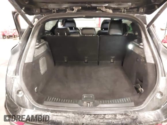 ✅ 2015 Lincoln MKC • VIN: 5LMCJ2A97FUJ47266 • Lot: 42670166. Wystawiony na IAAI z przebiegiem 108 655 mil. Bezpłatny archiwum sprzedaży aukcyjnych z USA i szczegółowy raport historii pojazdu na DreamBid. Zdjęcie 17.