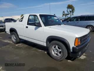 1989 Dodge Dakota z VIN 1B7FL96Y3KS176096, wystawiony jako Copart lot #51339675 z przebiegiem 250 749 mil mil oraz Czysty tytuł • Clean title. Historia ofert i sprzedaży dostępna na DreamBid. Obrazek 4.