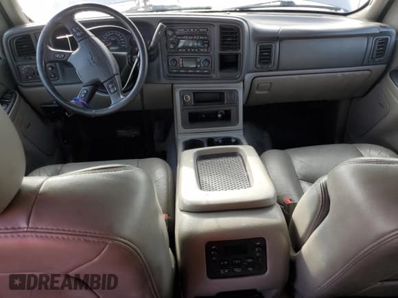 ✅ 2004 Chevrolet Suburban Z71 • VIN: 3GNFK16Z74G314849 • Лот: 46052385. Опубликован ранее на Copart с пробегом 200 673 миль. Бесплатный доступ к архиву аукционных продаж из США и подробный отчёт об истории автомобиля на DreamBid. Изображение 8.