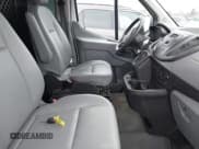 ✅ 2018 Ford Transit • VIN: 1FTYR2YM9JKA09684 • Lot: 41713012. Wystawiony na IAAI z przebiegiem 130 310 mil. Bezpłatny archiwum sprzedaży aukcyjnych z USA i szczegółowy raport historii pojazdu na DreamBid. Zdjęcie 5.