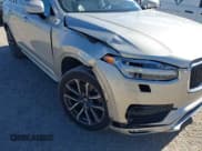 ✅ 2016 Volvo XC90 T6 Momentum • VIN: YV4A22PK6G1061999 • Lot: 43448508. Wystawiony na IAAI z przebiegiem 77 904 mil. Bezpłatny archiwum sprzedaży aukcyjnych z USA i szczegółowy raport historii pojazdu na DreamBid. Zdjęcie 6.