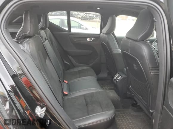 ✅ 2021 Volvo XC40 • VIN: YV4ED3UR0M2542288 • Lot: 86104355. Listed on Copart with 24,921 mi. Free auction sales archive from the USA and detailed vehicle history report at DreamBid. Image 10.