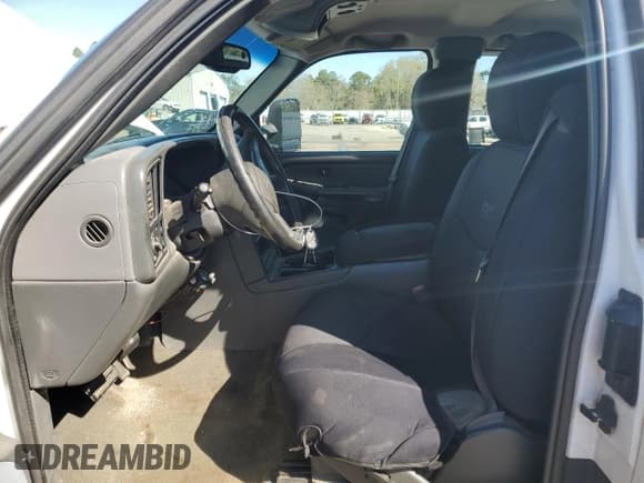 ✅ 2003 Chevrolet Silverado 2500HD LS • VIN: 1GCHC29U53E365373 • Лот: 49455635. Опубликован ранее на Copart с пробегом Не указан. Бесплатный доступ к архиву аукционных продаж из США и подробный отчёт об истории автомобиля на DreamBid. Изображение 7.