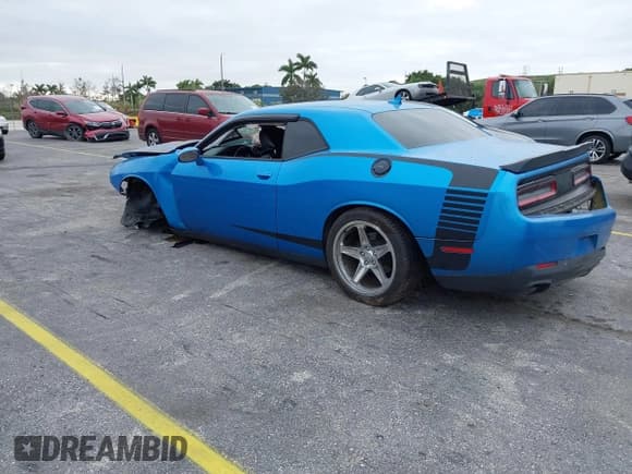 ✅ 2016 Dodge Challenger R/T Plus • VIN: 2C3CDZBT2GH153146 • Lot: 41269202. Listed on IAAI with 80,573 mi. Free auction sales archive from the USA and detailed vehicle history report at DreamBid. Image 3.