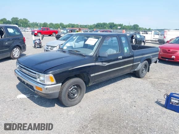 ✅ 1991 Toyota Pickup DLX • VIN: JT4RN93P8M5027820 • Лот: 42811773. Опубликован ранее на IAAI с пробегом 150 027 миль. Бесплатный доступ к архиву аукционных продаж из США и подробный отчёт об истории автомобиля на DreamBid. Изображение 2.