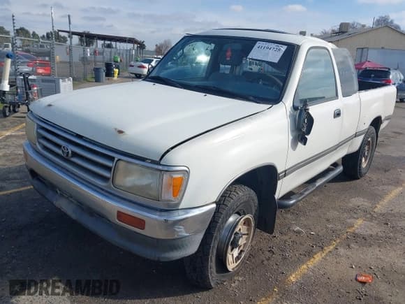 ✅ 1996 Toyota T100 SR5 • VIN: JT4UN24D9T0031828 • Lot: 41194725. Listed on IAAI with 365,714 mi. Free auction sales archive from the USA and detailed vehicle history report at DreamBid. Image 2.