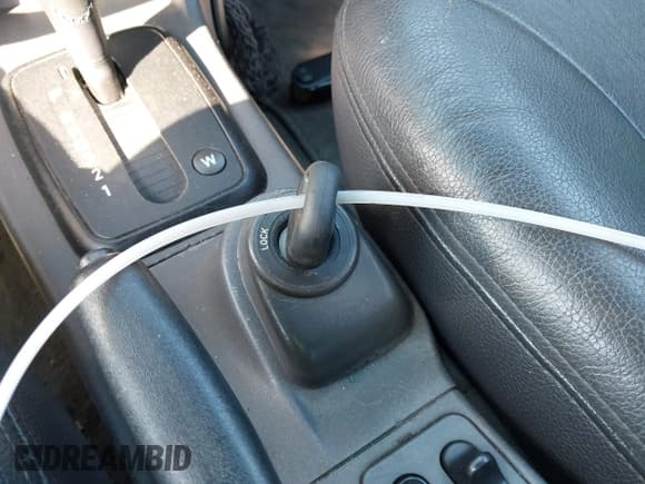 ✅ 2003 Saab 9-3 SE • VIN: YS3DF78K837000296 • Lot: 42609322. Wystawiony na IAAI z przebiegiem 136 788 mil. Bezpłatny archiwum sprzedaży aukcyjnych z USA i szczegółowy raport historii pojazdu na DreamBid. Zdjęcie 11.