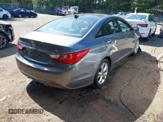 2013 Hyundai Sonata SE with VIN 5NPEC4ACXDH678597, listed as a IAAI auction lot 43338042 with 96,096 mi miles and . Bid and sale history available at DreamBid. Image 4.