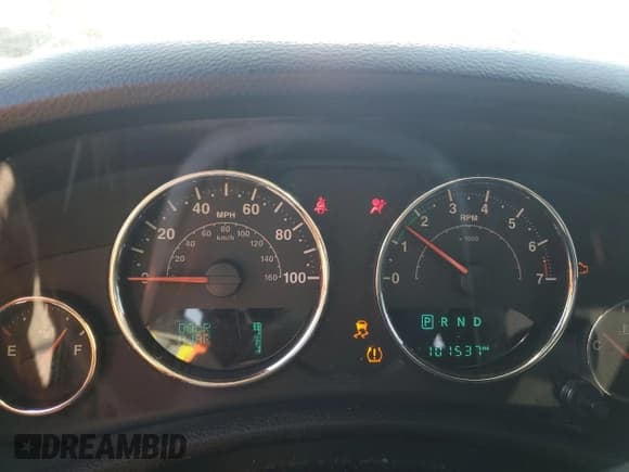 ✅ 2017 Jeep Wrangler Unlimited Sport • VIN: 1C4BJWDG7HL692509 • Lot: 87087825. Wystawiony na Copart z przebiegiem 101 537 mil. Bezpłatny archiwum sprzedaży aukcyjnych z USA i szczegółowy raport historii pojazdu na DreamBid. Zdjęcie 9.