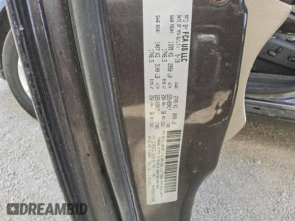 2018 Dodge Grand Caravan SXT z VIN 2C4RDGCG1JR328192, wystawiony jako Copart lot #86885835 z przebiegiem 334 507 mil mil oraz Czysty tytuł • Clean title. Historia ofert i sprzedaży dostępna na DreamBid. Obrazek 13.