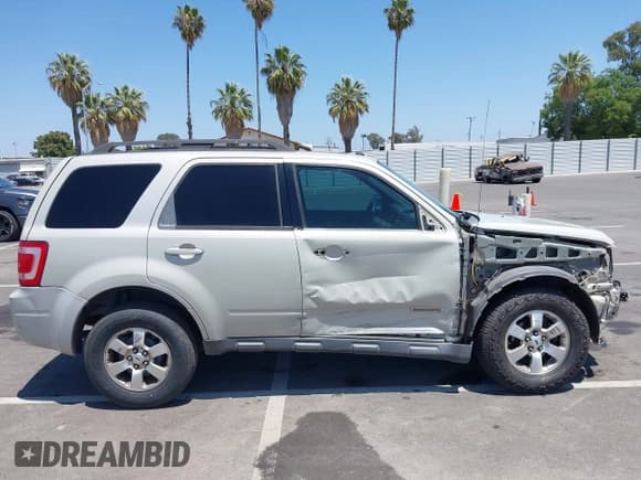 ✅ 2008 Ford Escape Limited • VIN: 1FMCU04128KB13867 • Lot: 42499448. Wystawiony na IAAI z przebiegiem 224 566 mil. Bezpłatny archiwum sprzedaży aukcyjnych z USA i szczegółowy raport historii pojazdu na DreamBid. Zdjęcie 14.