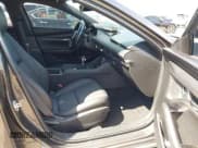 ✅ 2021 Mazda 3 2.5 Turbo • VIN: JM1BPBJY3M1402180 • Lot: 40501991. Wystawiony na IAAI z przebiegiem Nie podano. Bezpłatny archiwum sprzedaży aukcyjnych z USA i szczegółowy raport historii pojazdu na DreamBid. Zdjęcie 5.