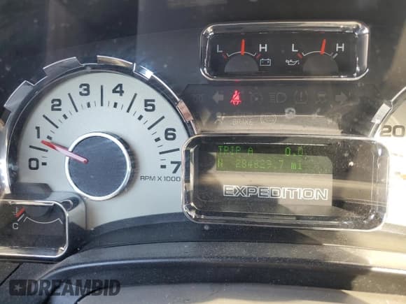 ✅ 2013 Ford Expedition Max Limited • VIN: 1FMJK1K52DEF21464 • Lot: 90273815. Listed on Copart with 284,629 mi. Free auction sales archive from the USA and detailed vehicle history report at DreamBid. Image 9.