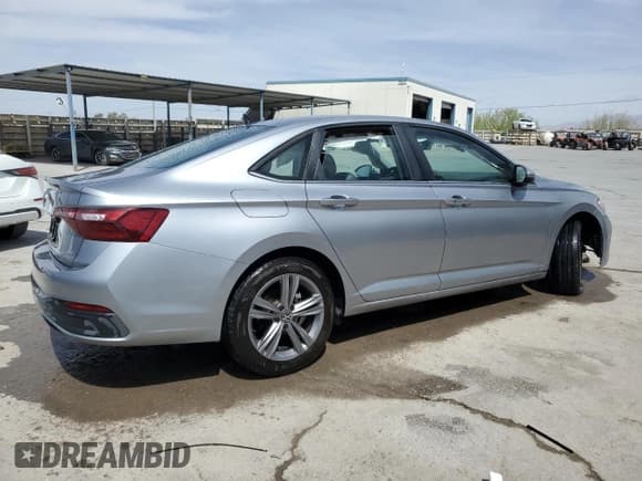 ✅ 2024 Volkswagen Jetta SE • VIN: 3VWEM7BU4RM092708 • Lot: 51473235. Listed on Copart with 19,861 mi. Free auction sales archive from the USA and detailed vehicle history report at DreamBid. Image 3.