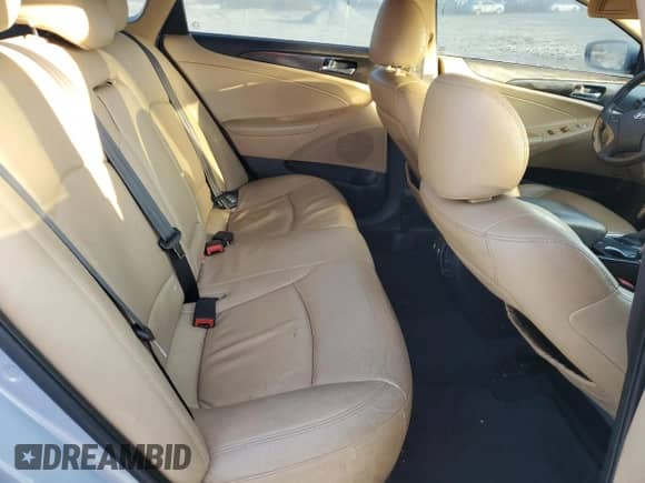 2011 Hyundai Sonata Limited z VIN 5NPEC4AC6BH256890, wystawiony jako Copart lot #81233365 z przebiegiem 142 851 mil mil oraz Szkoda całkowita • Salvage title. Historia ofert i sprzedaży dostępna na DreamBid. Obrazek 10.