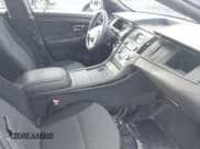 ✅ 2013 Ford Police Interceptor • VIN: 1FAHP2M8XDG126749 • Lot: 43332080. Wystawiony na IAAI z przebiegiem 131 600 mil. Bezpłatny archiwum sprzedaży aukcyjnych z USA i szczegółowy raport historii pojazdu na DreamBid. Zdjęcie 5.