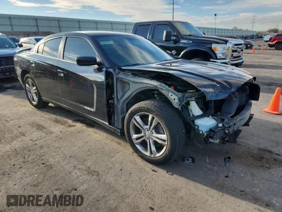 ✅ 2013 Dodge Charger RT Plus • VIN: 2C3CDXDT4DH715948 • Lot: 71035165. Wystawiony na Copart z przebiegiem 167 896 mil. Bezpłatny archiwum sprzedaży aukcyjnych z USA i szczegółowy raport historii pojazdu na DreamBid. Zdjęcie 4.