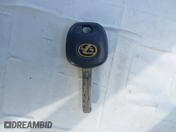 ✅ 2004 Lexus IS 300/350 • VIN: JTHBD192840082975 • Лот: 43379248. Опубликован ранее на IAAI с пробегом 244 832 миль. Бесплатный доступ к архиву аукционных продаж из США и подробный отчёт об истории автомобиля на DreamBid. Изображение 11.