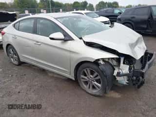 2017 Hyundai Elantra SE z VIN 5NPD84LF3HH010697, wystawiony jako IAAI lot #43279385 z przebiegiem 89 836 mil mil oraz . Historia ofert i sprzedaży dostępna na DreamBid. Obrazek 1.