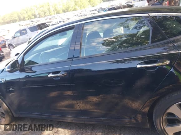 ✅ 2020 Kia Optima LX • VIN: 5XXGT4L3XLG413386 • Лот: 40141051. Опубликован ранее на IAAI с пробегом 120 493 миль. Бесплатный доступ к архиву аукционных продаж из США и подробный отчёт об истории автомобиля на DreamBid. Изображение 14.