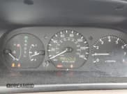 ✅ 1998 Toyota Camry LE • VIN: JT2BG22K2W0101959 • Lot: 62031075. Wystawiony na Copart z przebiegiem 224 301 mil. Bezpłatny archiwum sprzedaży aukcyjnych z USA i szczegółowy raport historii pojazdu na DreamBid. Zdjęcie 9.