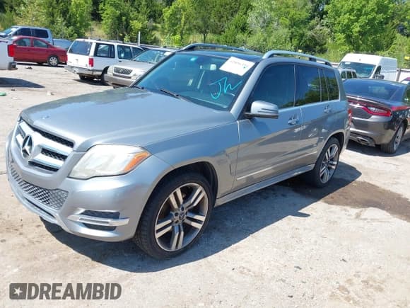 ✅ 2013 Mercedes-Benz GLK 350 • VIN: WDCGG5HB9DG142674 • Лот: 42896394. Опубликован ранее на IAAI с пробегом 137 684 миль. Бесплатный доступ к архиву аукционных продаж из США и подробный отчёт об истории автомобиля на DreamBid. Изображение 2.
